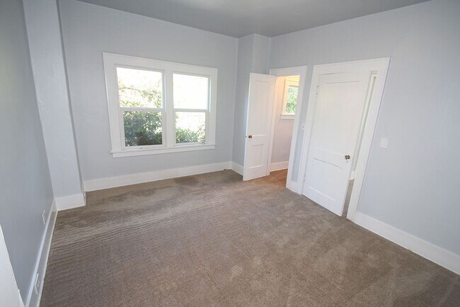 Building Photo - 18824 Bothell Way NE