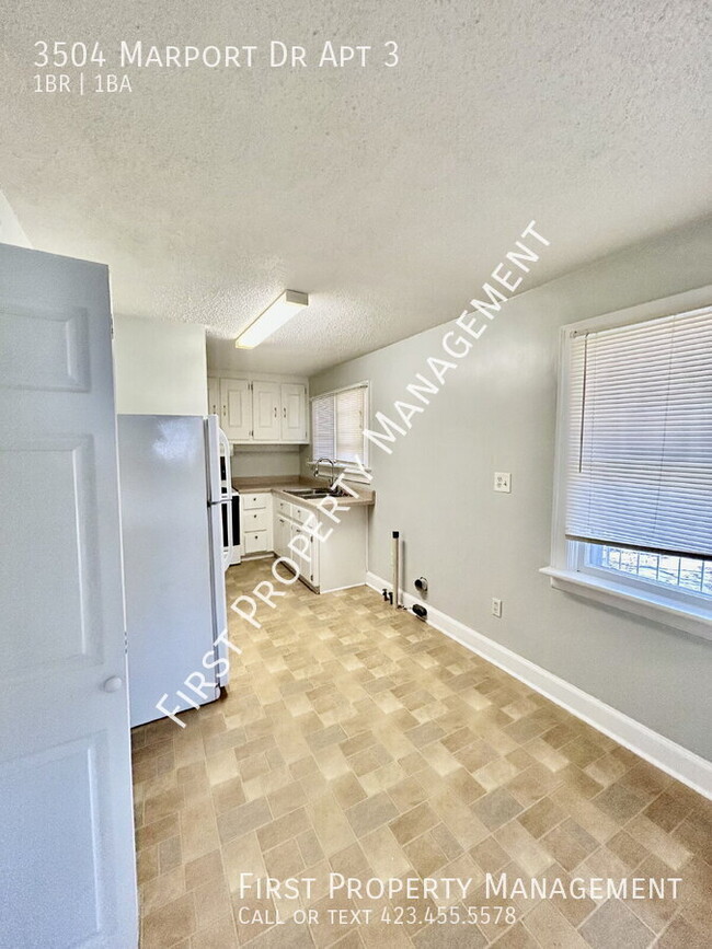 Building Photo - 1Bed/1Bath Multi-Family Unit: Washer/Dryer...