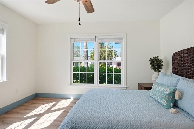 Building Photo - 759 Lantana Ave