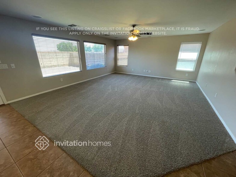 Building Photo - 4107 S 55th Dr