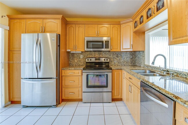 Building Photo - 6343 Pinehurst Trl W