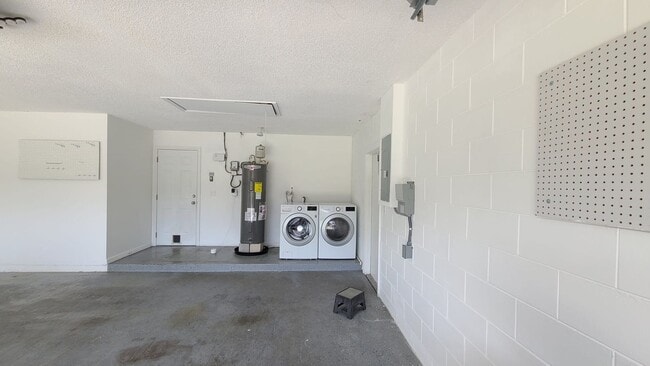 Building Photo - 399 Barberry Ln