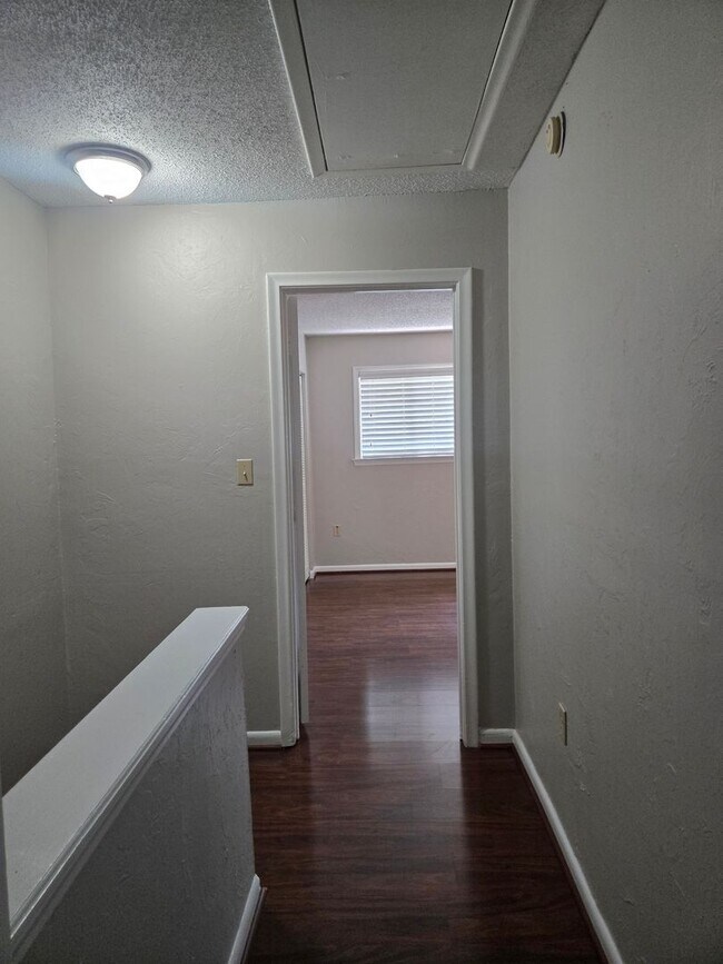 Building Photo - Charming 2-bedroom, 1.5-bath in the desirable Bellamy Forge