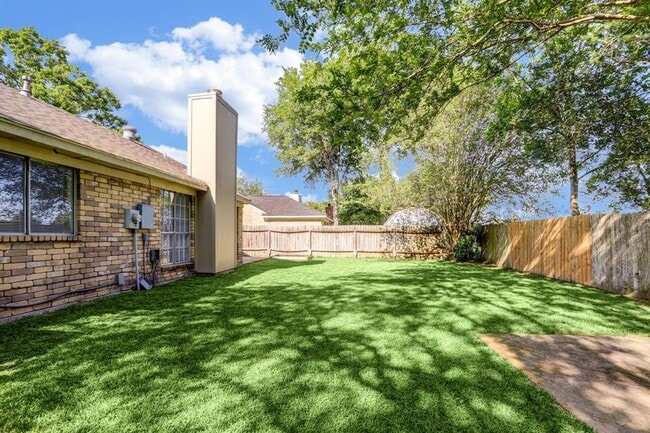 Building Photo - 6730 Prairie Village Dr