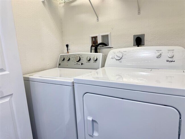 Building Photo - 10870 NW 88th Terrace