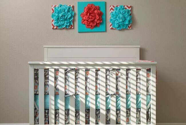 Building Photo - Newer 2000 sq ft 4 bedroom home for Lease