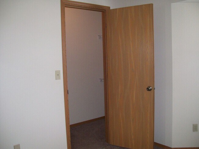 Building Photo - 20329 Skyview Dr