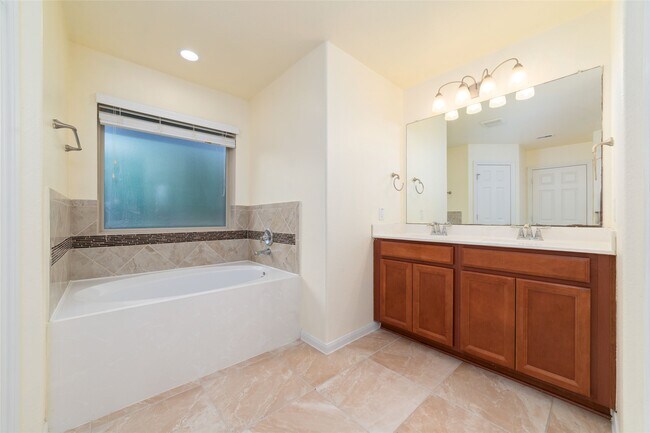 Building Photo - 15615 Whispering Green Dr