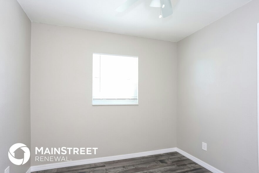 Building Photo - 2776 20th Ave SW