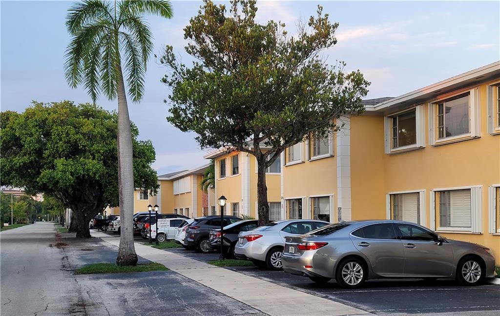 Building Photo - 2230 NE 56th Pl