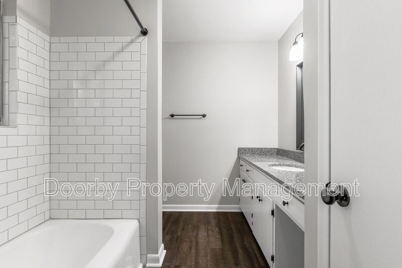 Building Photo - 1945 Barrett Dr