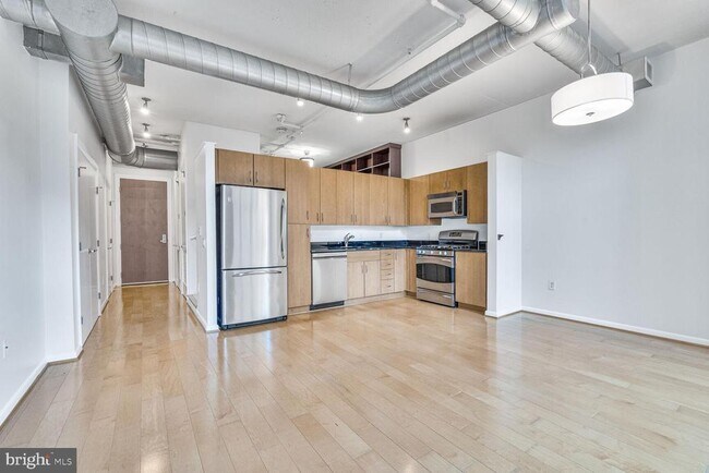 Building Photo - 811 4th St NW