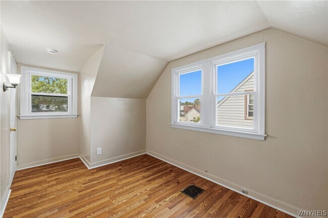Building Photo - 171 Weston Ave