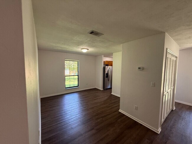 Building Photo - 886 Meginnis Ln