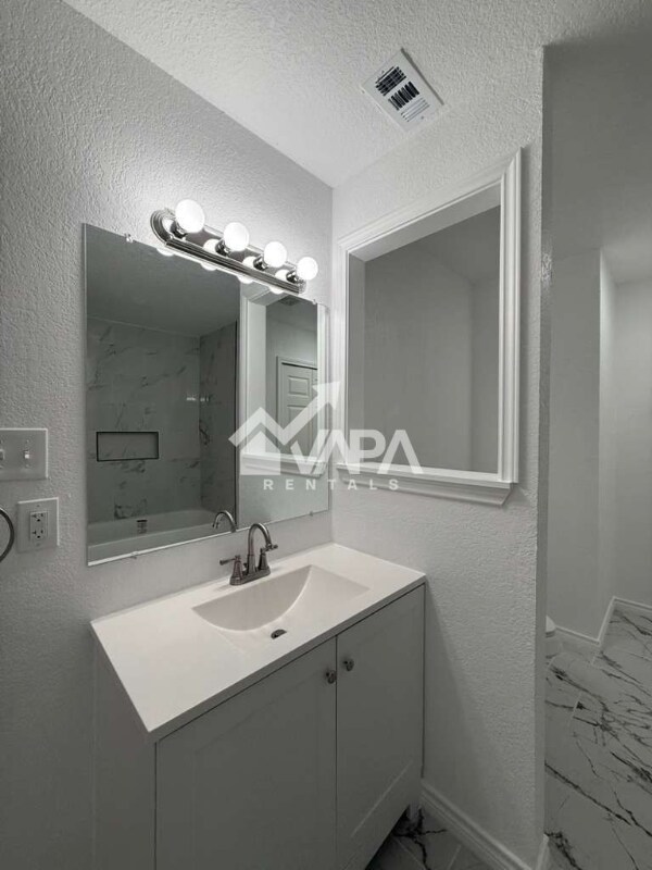 Building Photo - 8307 Maple Ridge Dr