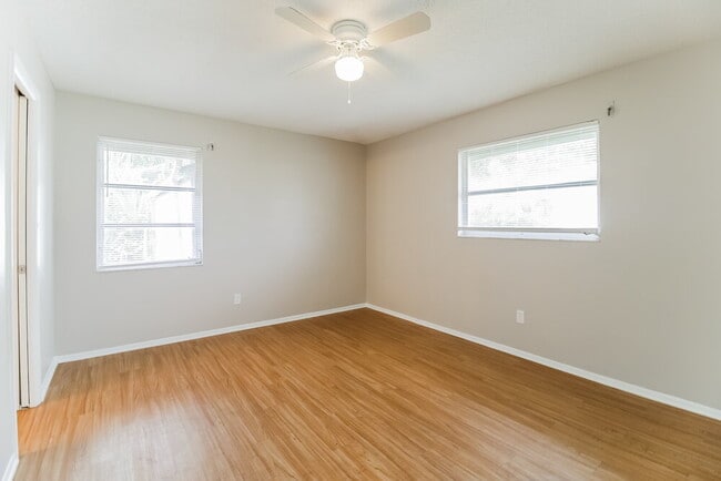 Building Photo - 323 SE 47th St