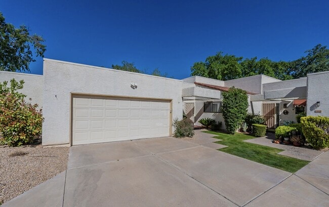 Primary Photo - 13829 N 43rd St