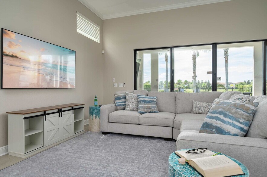 Primary Photo - 834 Golden Bear Dr