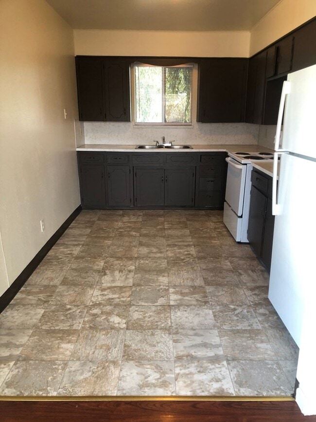 Building Photo - 1575 Olive Ave