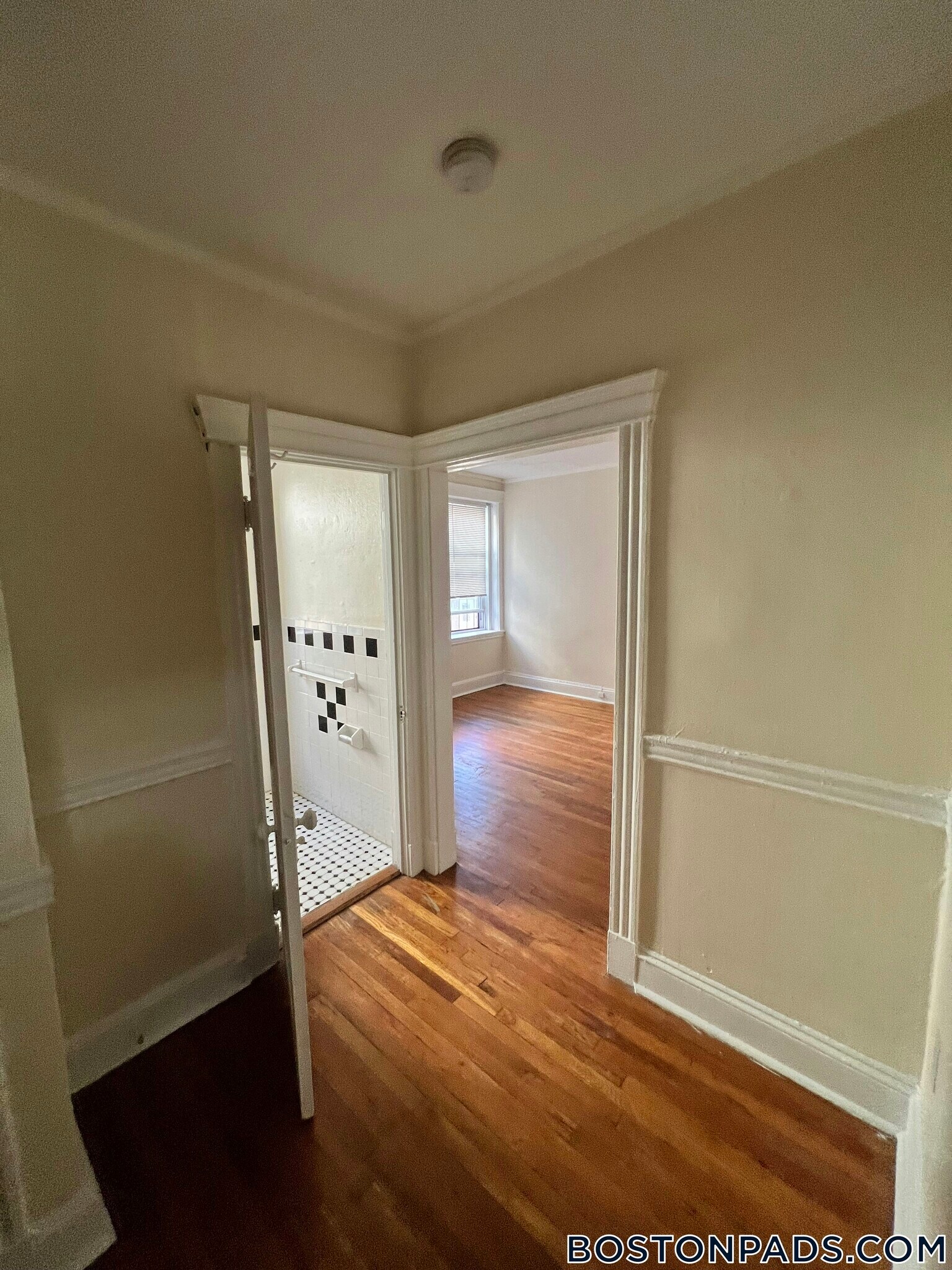 Building Photo - 360 Riverway
