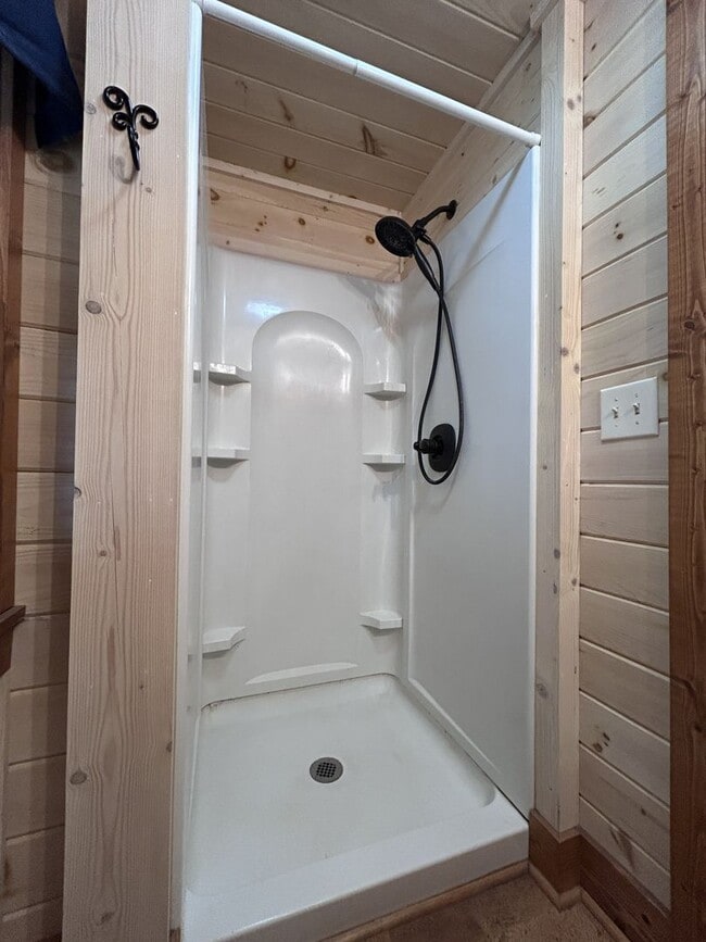 Building Photo - Creekside Cottage Living with Bonus Studio Space