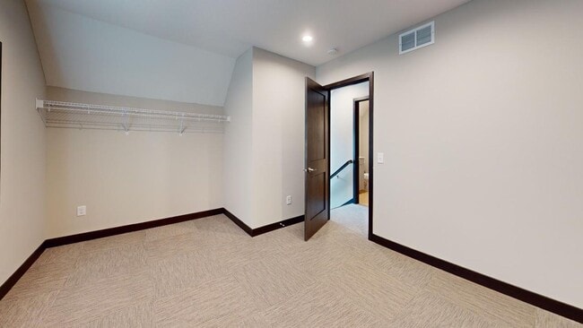 Building Photo - New Construction! 10-Bed 4-Bath