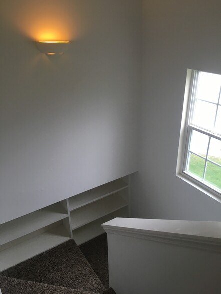 Building Photo - 44 Westfield Pl