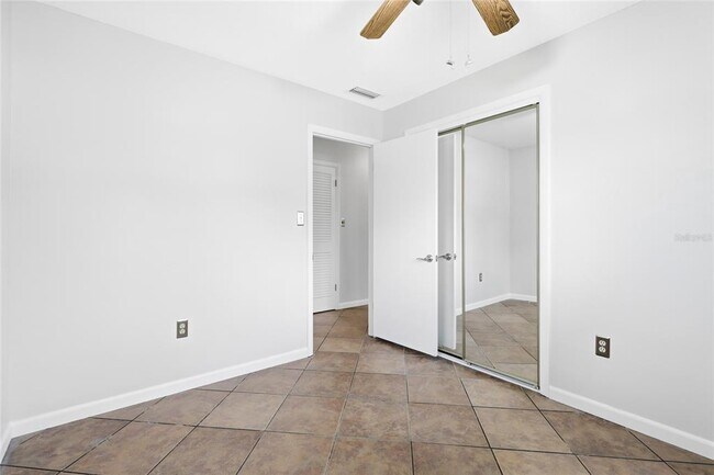 Building Photo - 3236 Ashton Rd