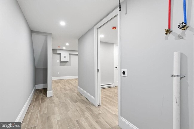 Building Photo - 4313 Teesdale St