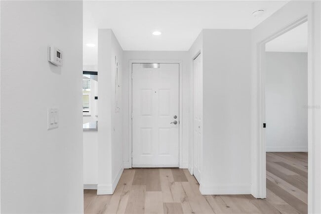 Building Photo - 1000 S Harbour Island Blvd