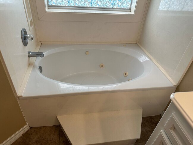 Building Photo - College Station -3 bedroom/2 bath - Fenced in back yard and House is in an EXCELLENT LOCATION