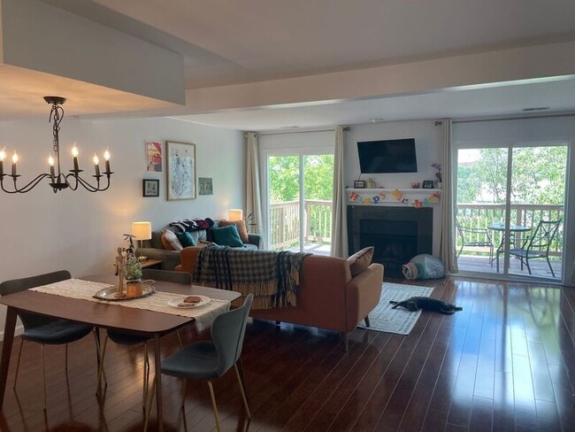 Building Photo - 955 Auburnview Dr