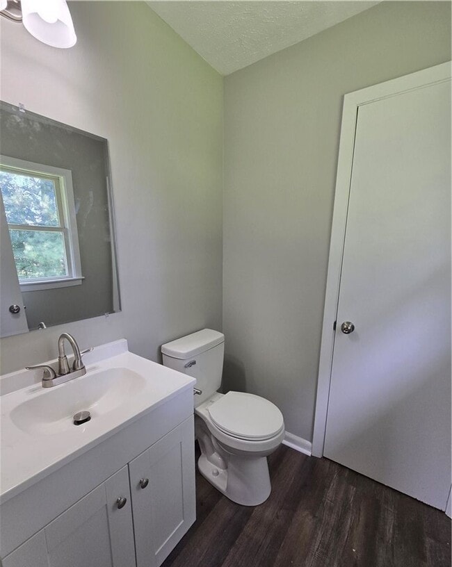 Building Photo - 303 Cartwright Dr