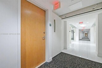 Building Photo - 350 S Miami Ave