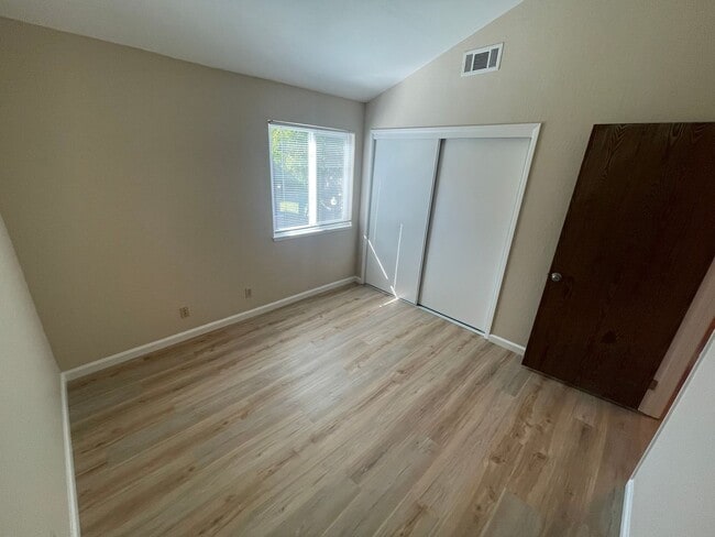 Building Photo - Wonderful Updated 2 Bedroom Home.