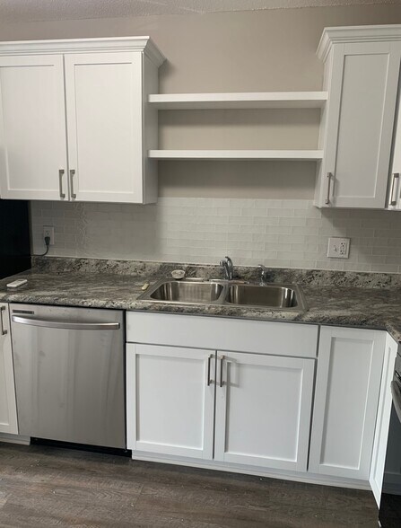 Primary Photo - 7501 W 101st St