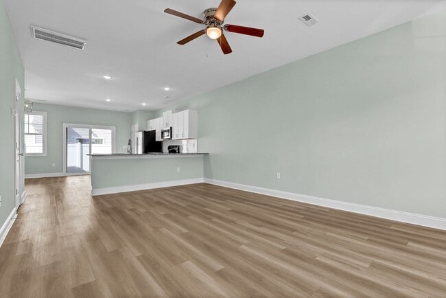 Building Photo - 317 Starfish Ln
