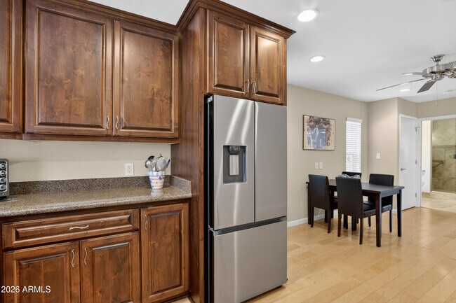 Building Photo - 1128 E Rowlands Ln