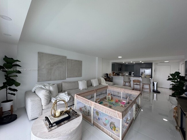 Building Photo - 3800 S Ocean Dr