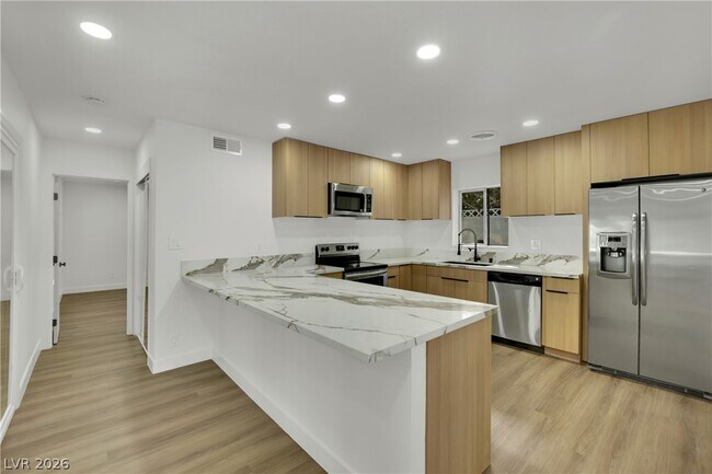 Building Photo - 2325 Sombrero Dr