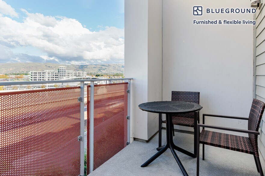 Building Photo - 650 E Capitol Ave