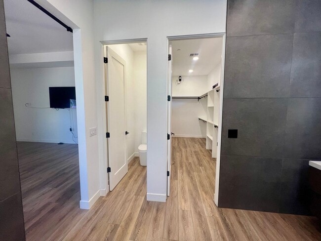 Building Photo - 485 Windsong Dr