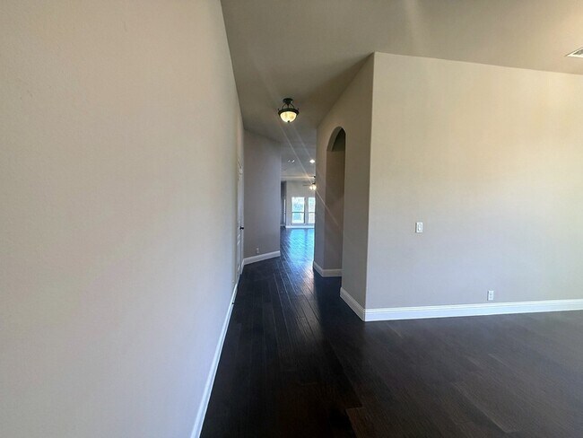 Building Photo - 1109 Abbey Ln