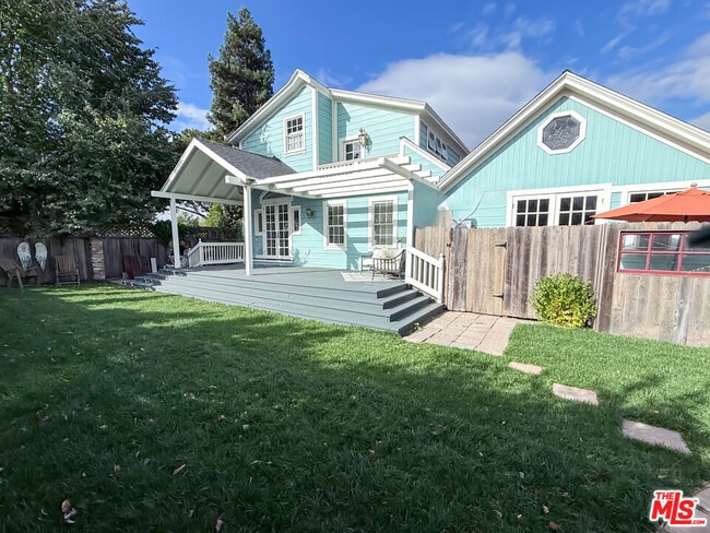 Building Photo - 370 Main St