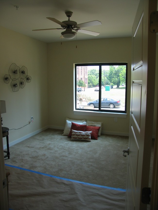 Bedroom - Perry Street Apartments