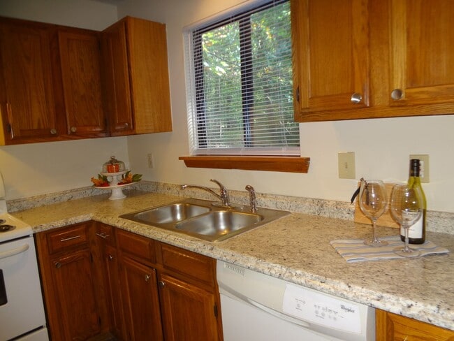 Building Photo - 93 Lystra Hills Ln