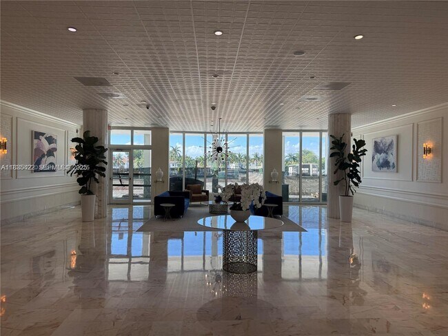 Building Photo - 5750 Collins Ave