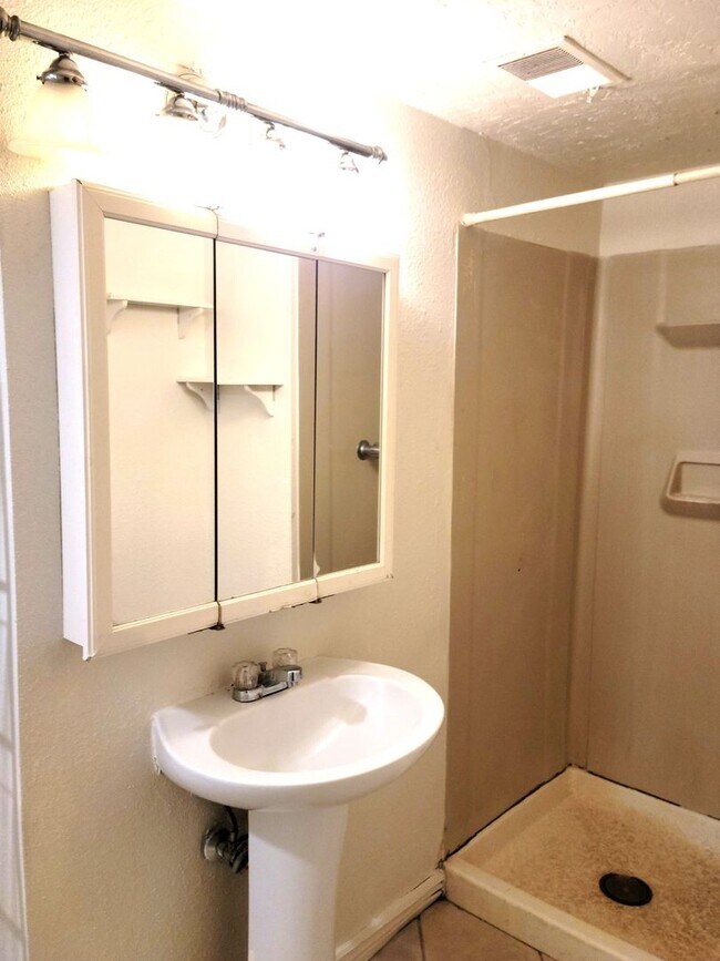 Building Photo - 1121 15th St