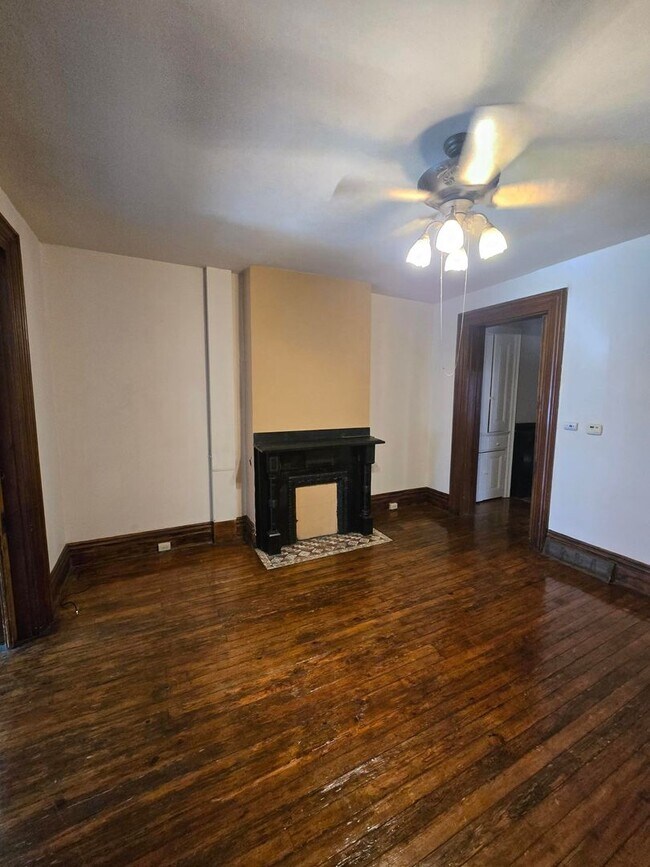 Primary Photo - 100 S 13th St