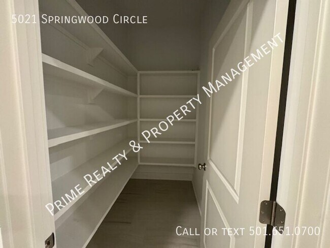 Building Photo - 5021 Springwood Cir